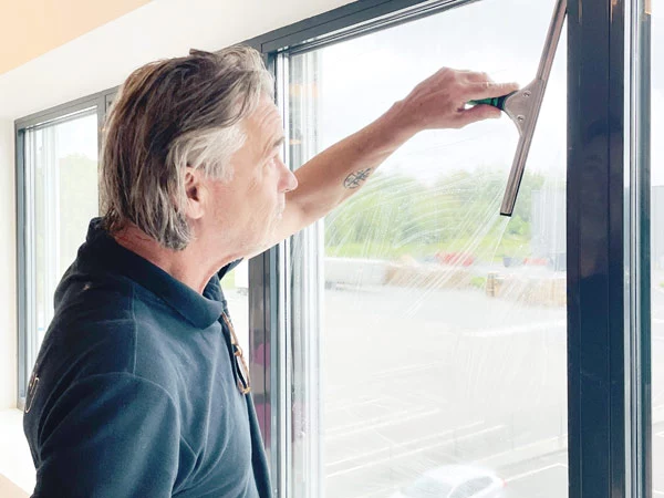 Lågt pris för fönsterputsning hos Trygghandstäd - Göteborg